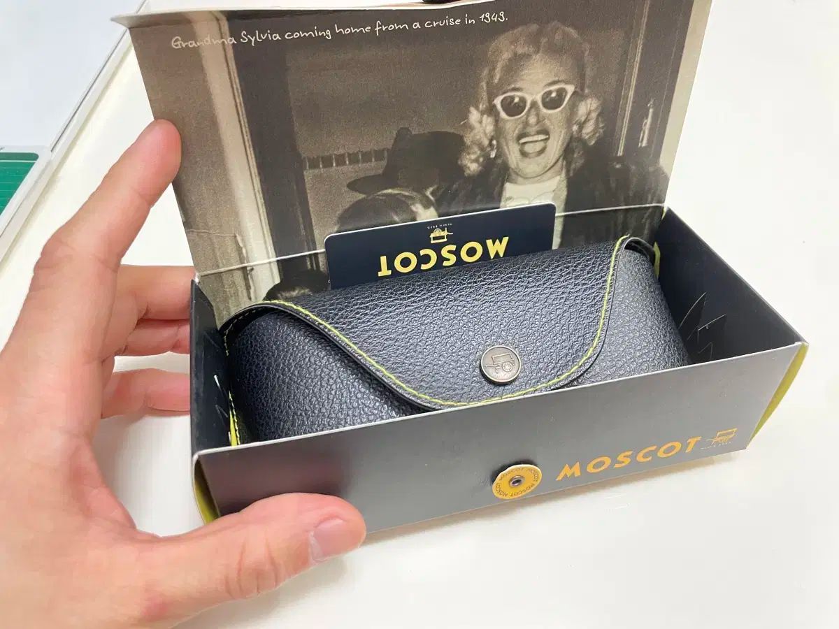 MOSCOT モスコット