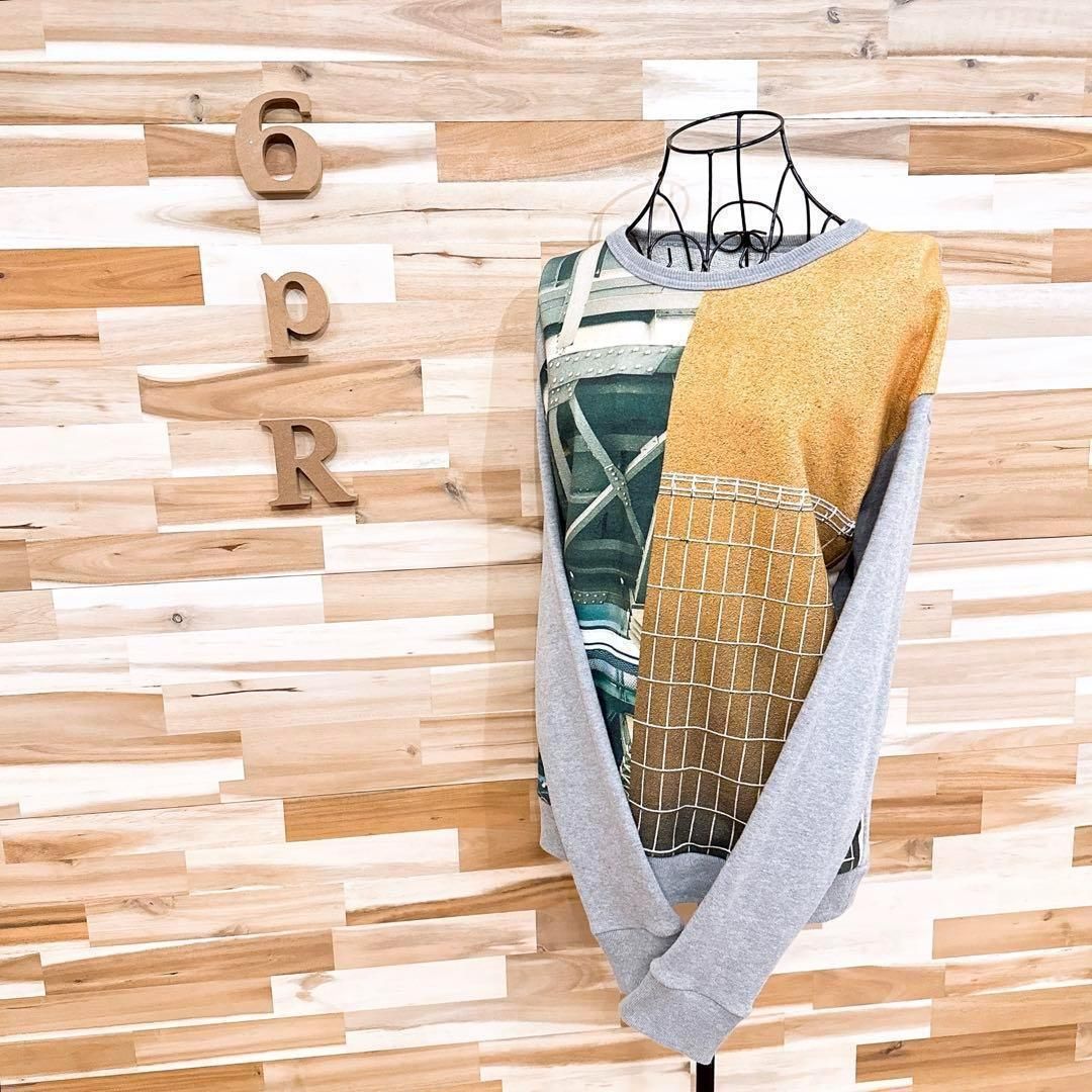 アメリ グラフィック フォト プリント スウェット トレーナー グレー×カーキ