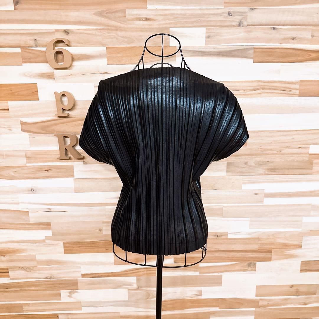 プリーツ ノースリーブ