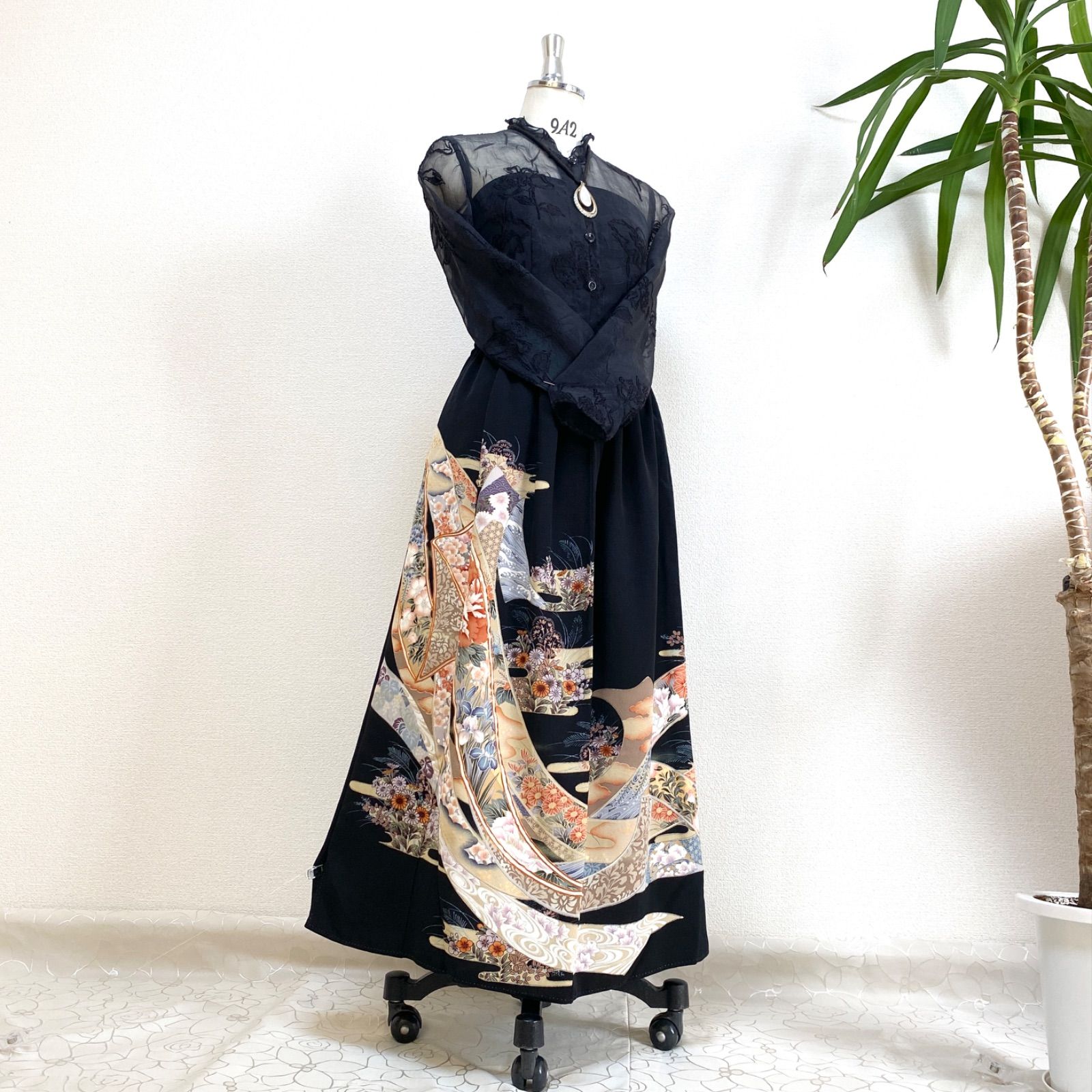 大人 セレブ着物スカートフリーサイズ1点物黒留袖着物リメイクウエストゴムロングスカートフリーサイズ みハンドメイドNO.5852