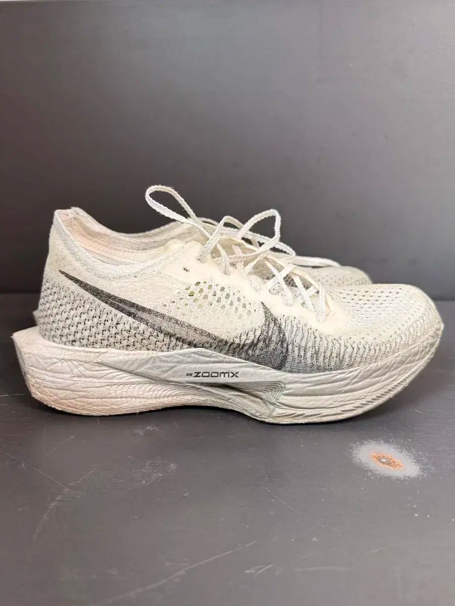 ナイキ ヴェイパーフライ3 260サイズ