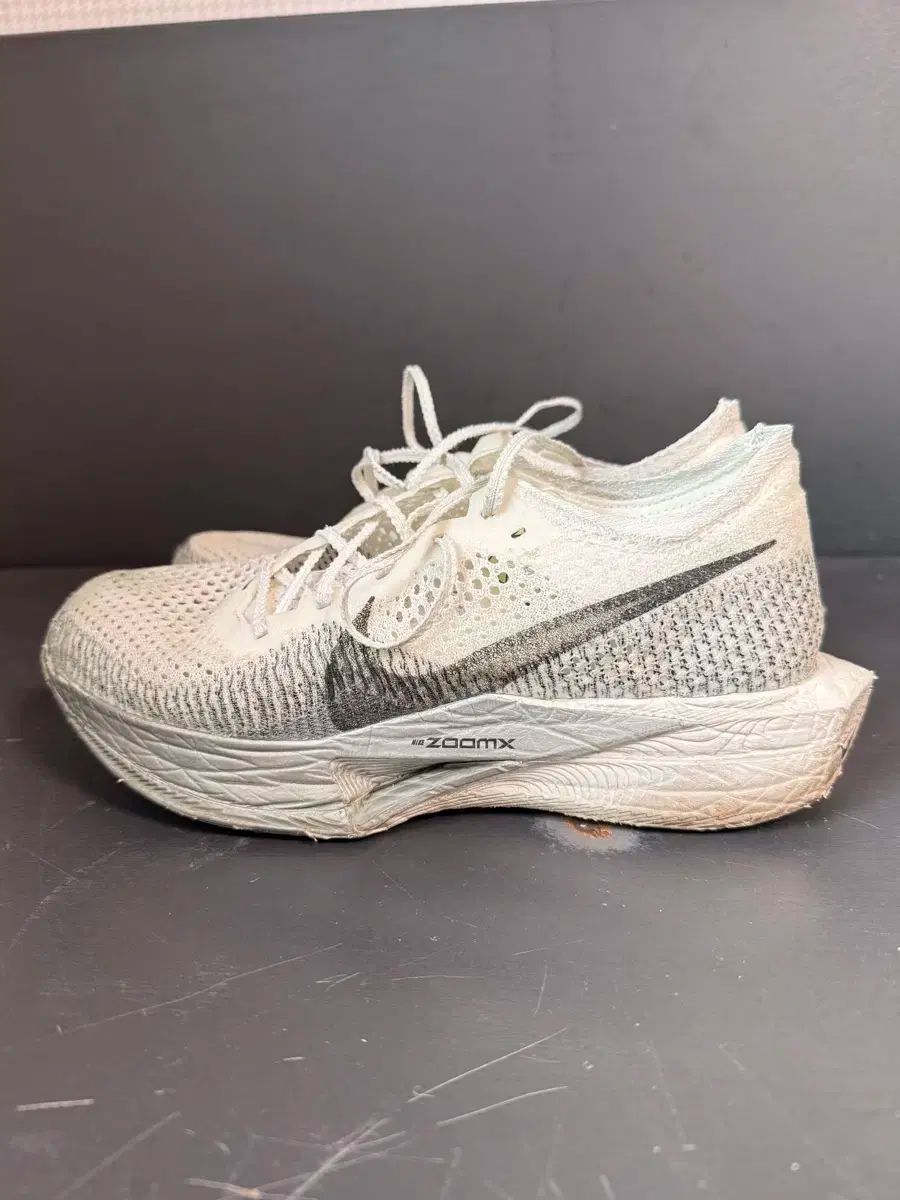 ナイキ ヴェイパーフライ3 260サイズ