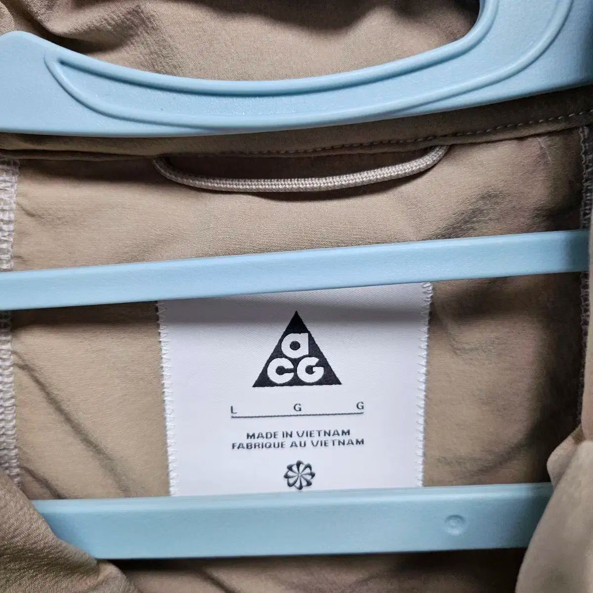 ナイキ ACG 썬 フェアラー ジャケット カーキ 白 OLIVEOS_COM_TR