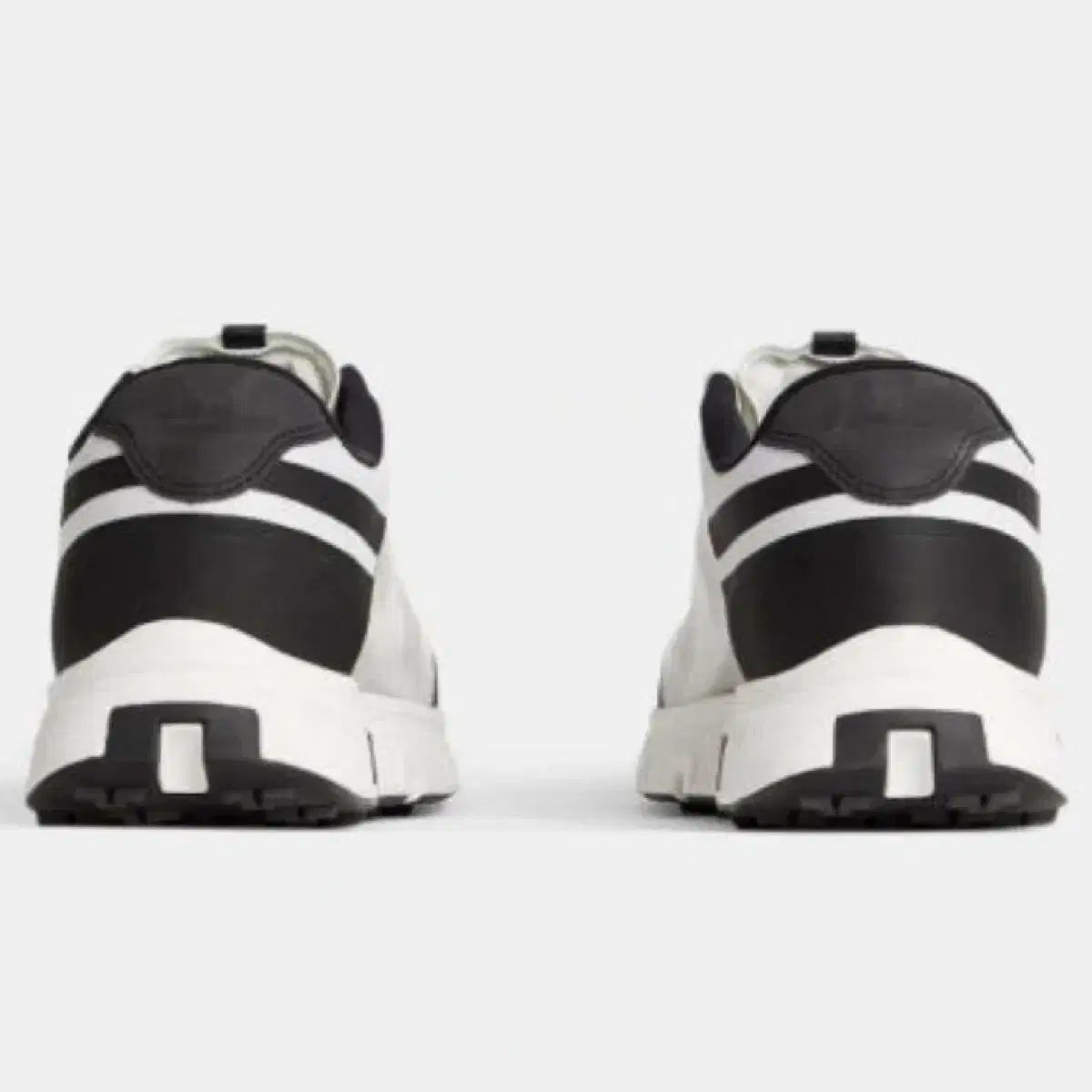 ゴルフシューズ