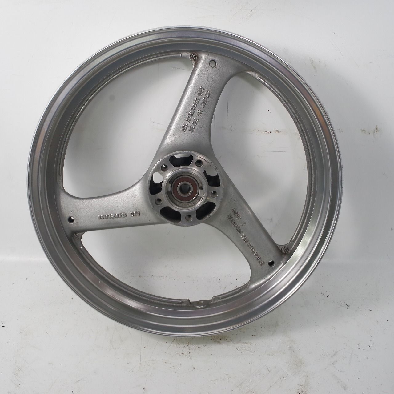 スズキ GSX250Sカタナ(GJ76A) 純正 Fホイール 17×3.00 AJG 商品の説明