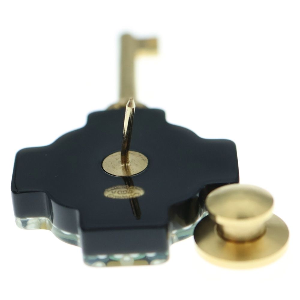 ピンブローチ ピンバッジ