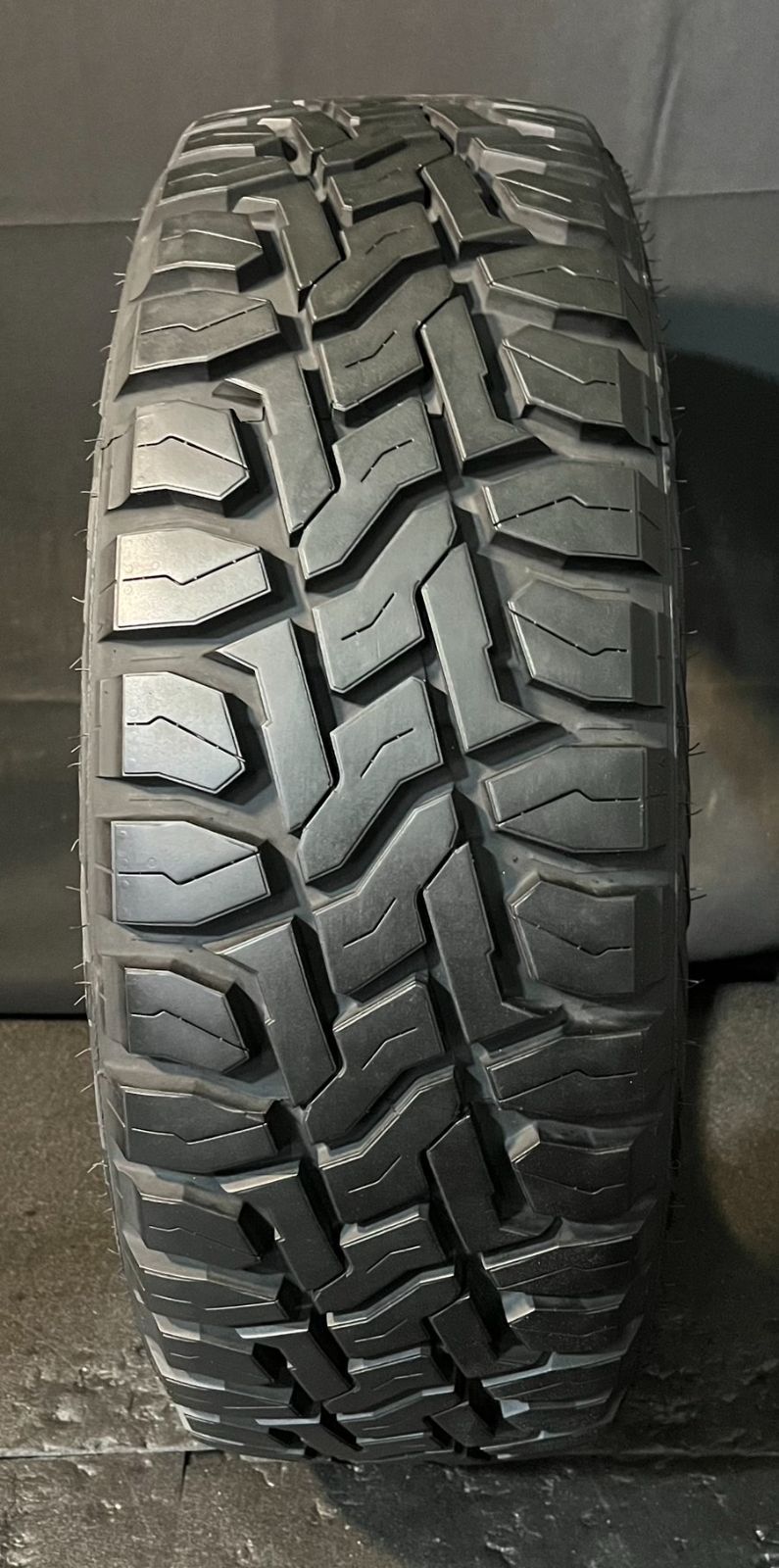 製 約9分山以上 トーヨータイヤ TOYO TIRES オープンカントリー OPEN COUNTRY R T 215 65 16 C 109 107 Q 1本 h_713
