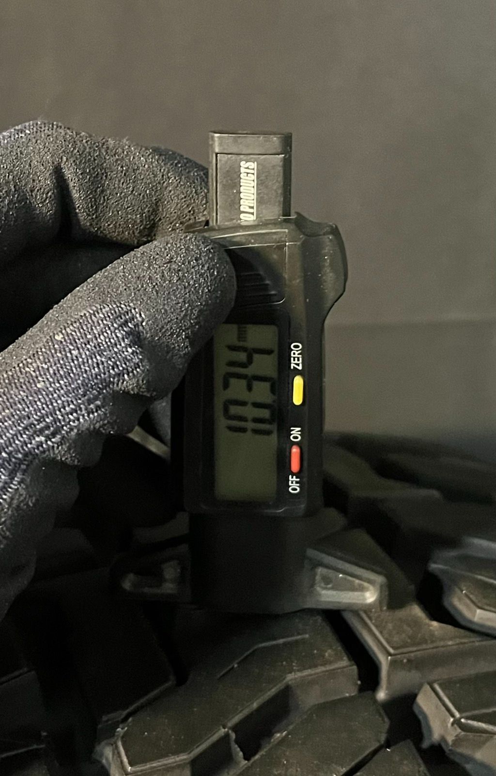  製 約9分山以上 トーヨータイヤ TOYO TIRES オープンカントリー OPEN COUNTRY R T 215 65 16 C 109 107 Q 1本 h_713 16インチ サマータイヤ ノーマルタイヤ