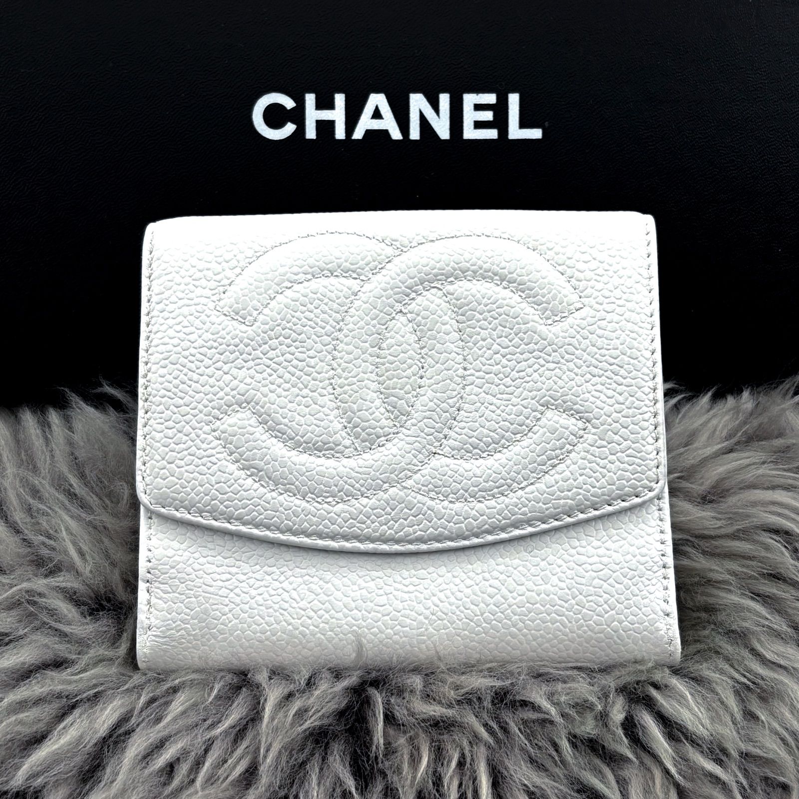 【極美品✨】シャネル 財布 ココステッチ デカココ キャビア 三つ折 超極美品✨】シャネル 財布 デカココ キャビア 三つ折 付属有