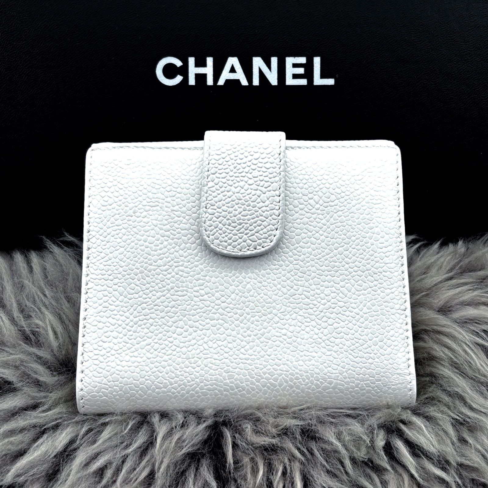 【極美品✨】シャネル 財布 ココステッチ デカココ キャビア 三つ折 超極美品✨】シャネル 財布 デカココ キャビア 三つ折 付属有