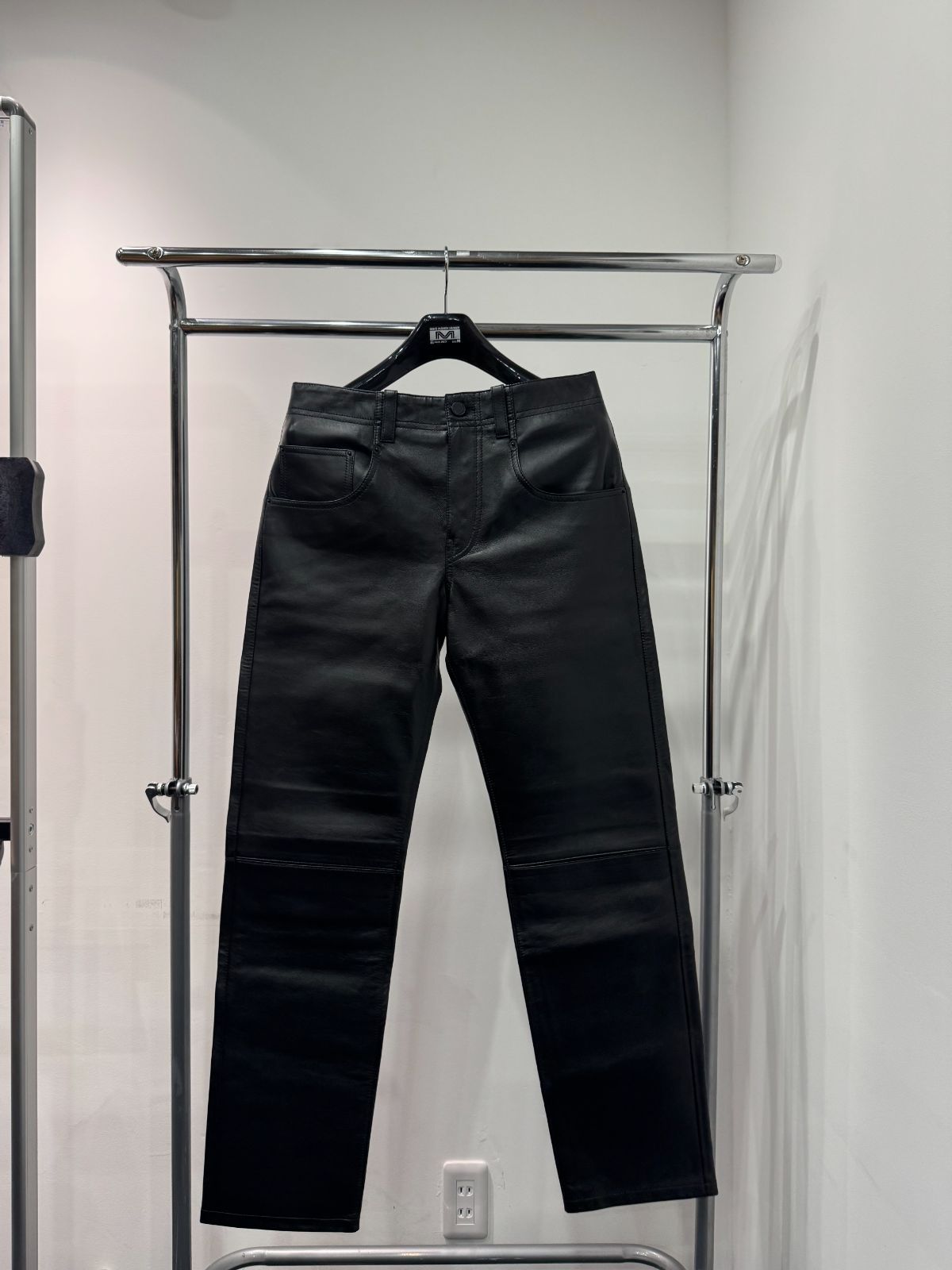 LOUIS VUITTON ルイヴィトン オールレザーパンツ ラムレザー 23AW FPLP91 メンズ パンツ D25073161