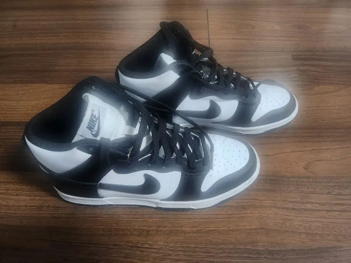 ナイキ ダンク ブラック アンド 白 260