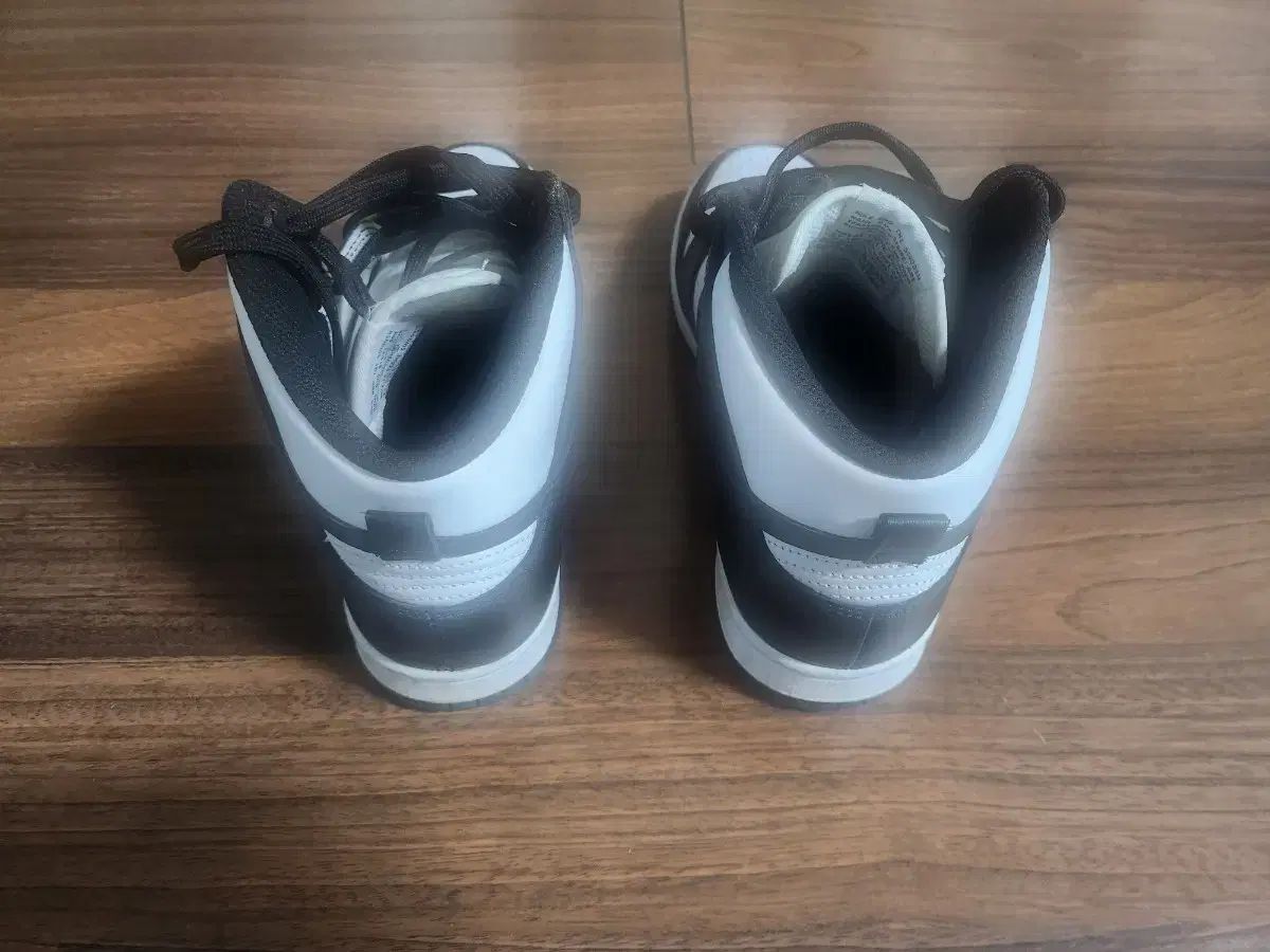 ブラック アンド