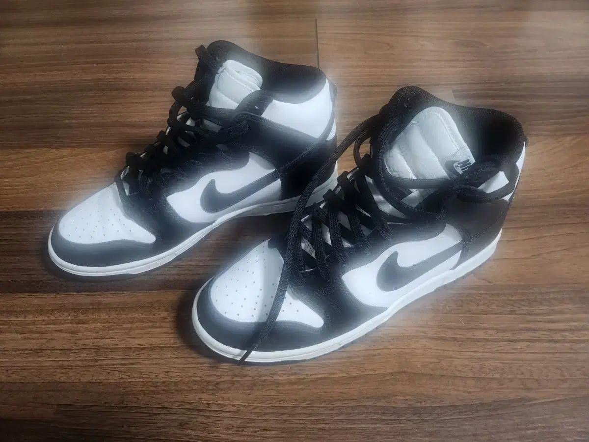 ナイキ ダンク ブラック アンド 白 260