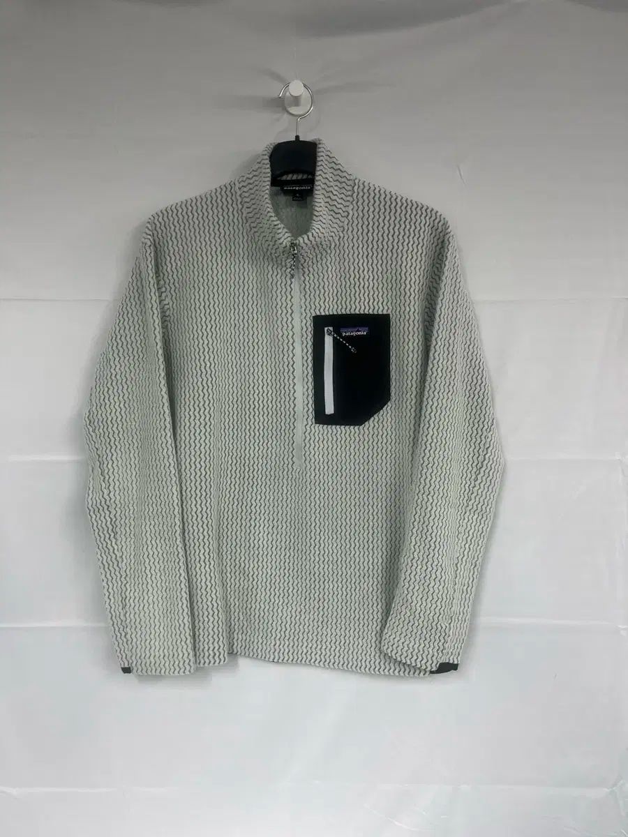 patagonia パタゴニア R1 エア ハーフジップ XL サイズ