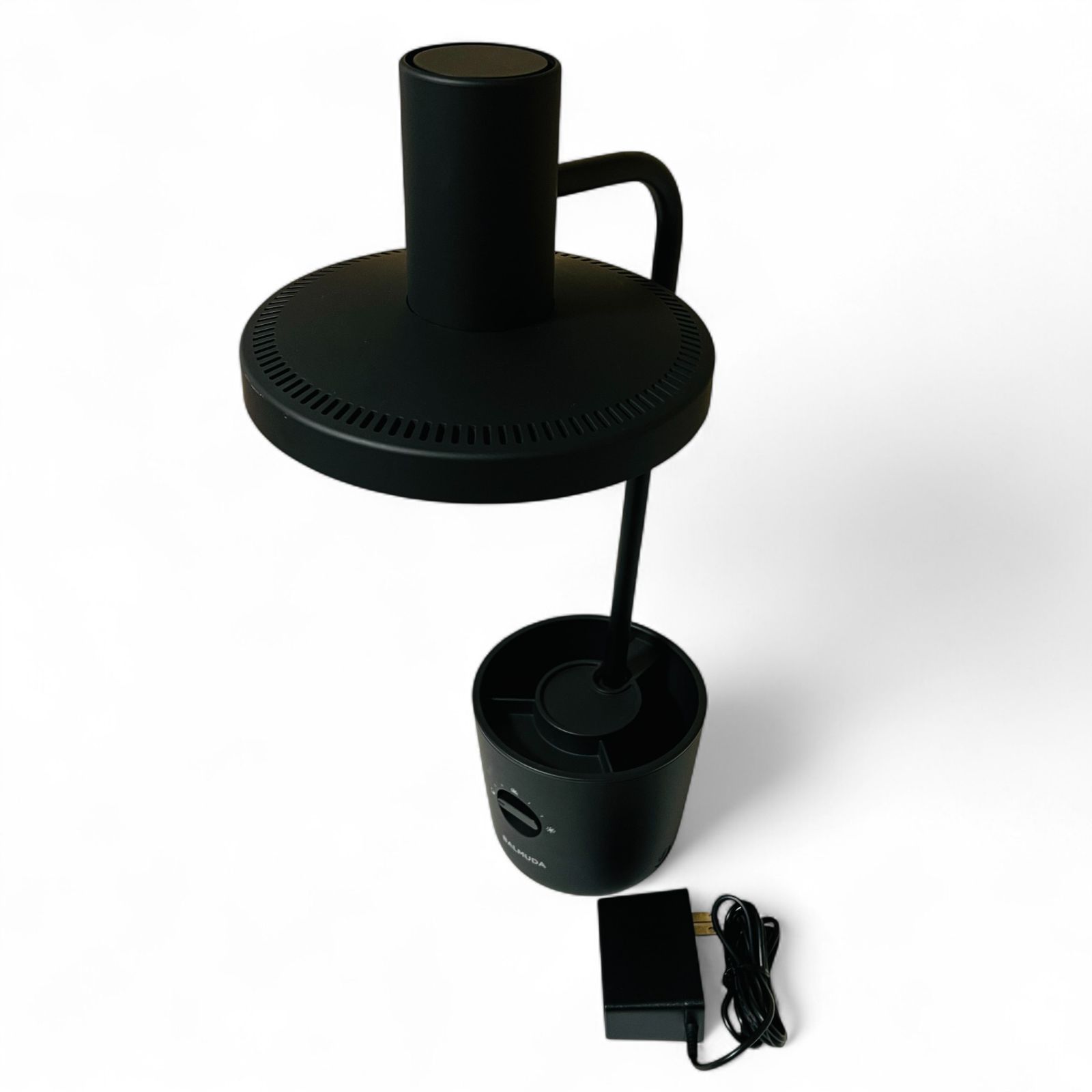 バルミューダ ザ ライト L 01 A BK