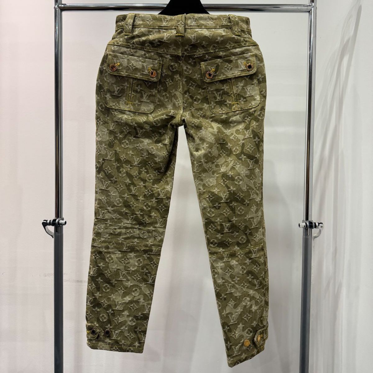 LOUIS VUITTON パンツ モノグラム パンツ D25073208