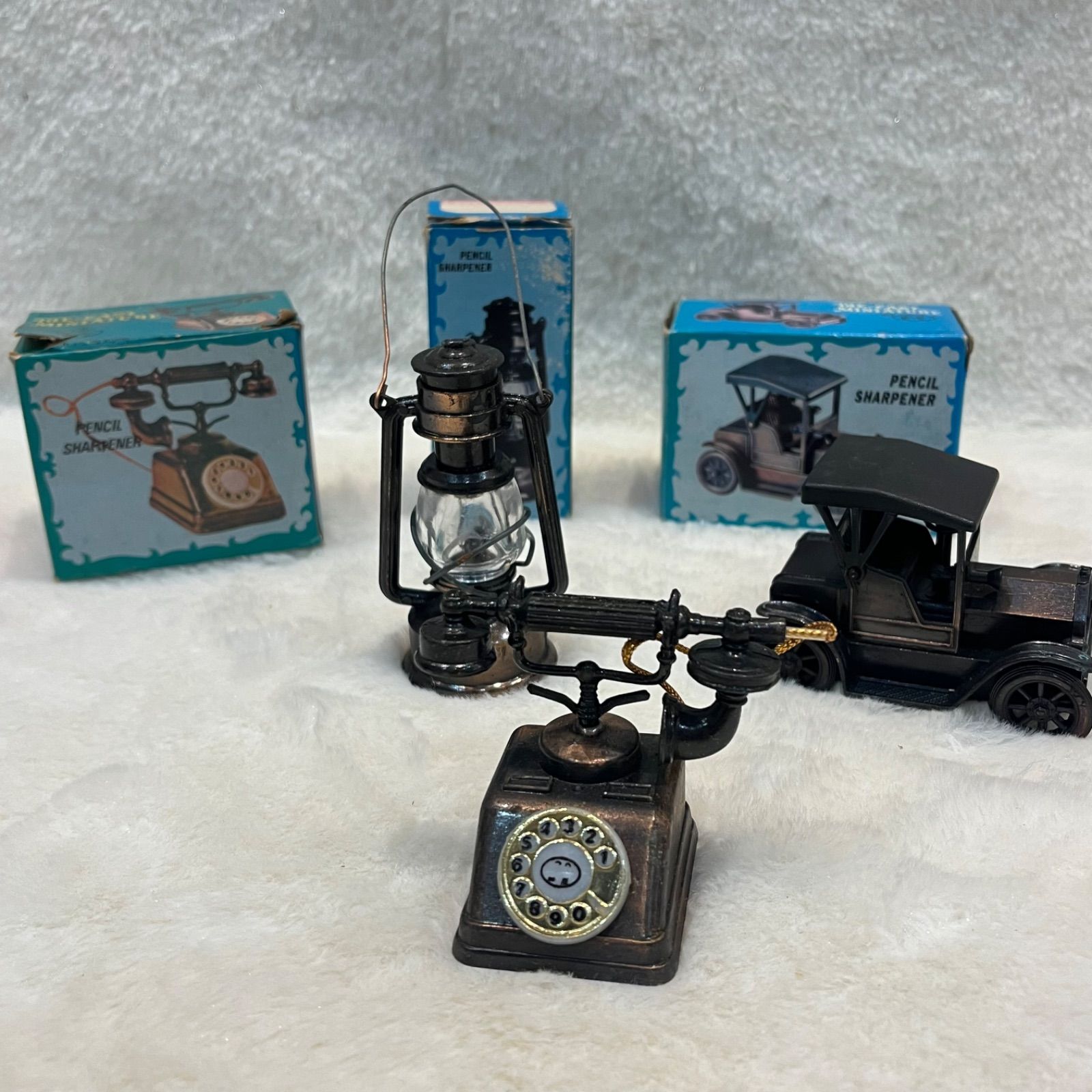 香港製レトロ型削り器 鉛筆削り器 電話機 石油ランタン カーモデル