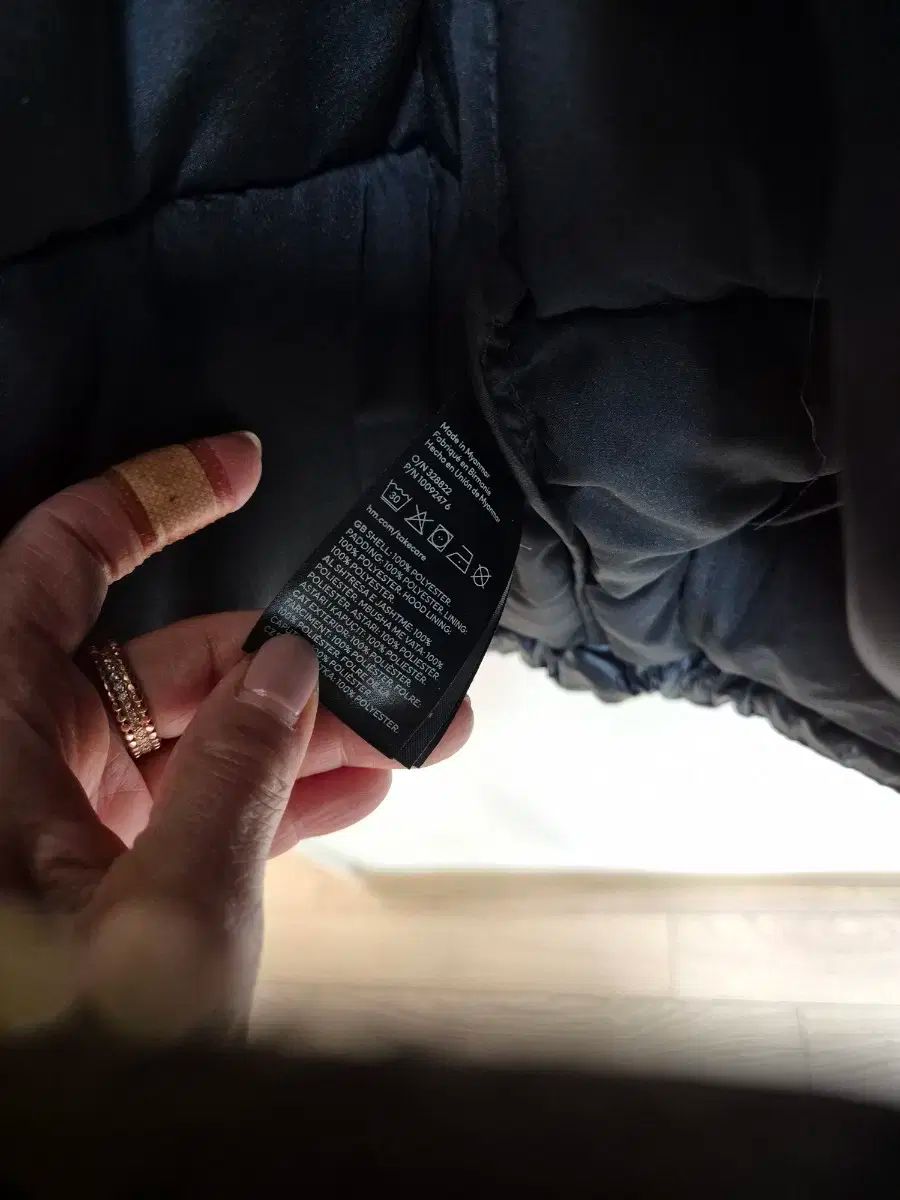 H-M ブラック ブラウス L サイズ