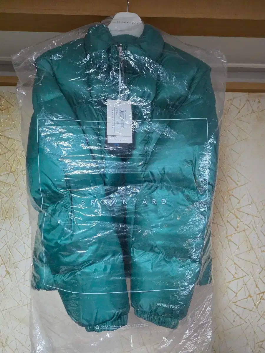 ブラウンヤード ディテール ダウン ダウンジャケット サイズ 4 100