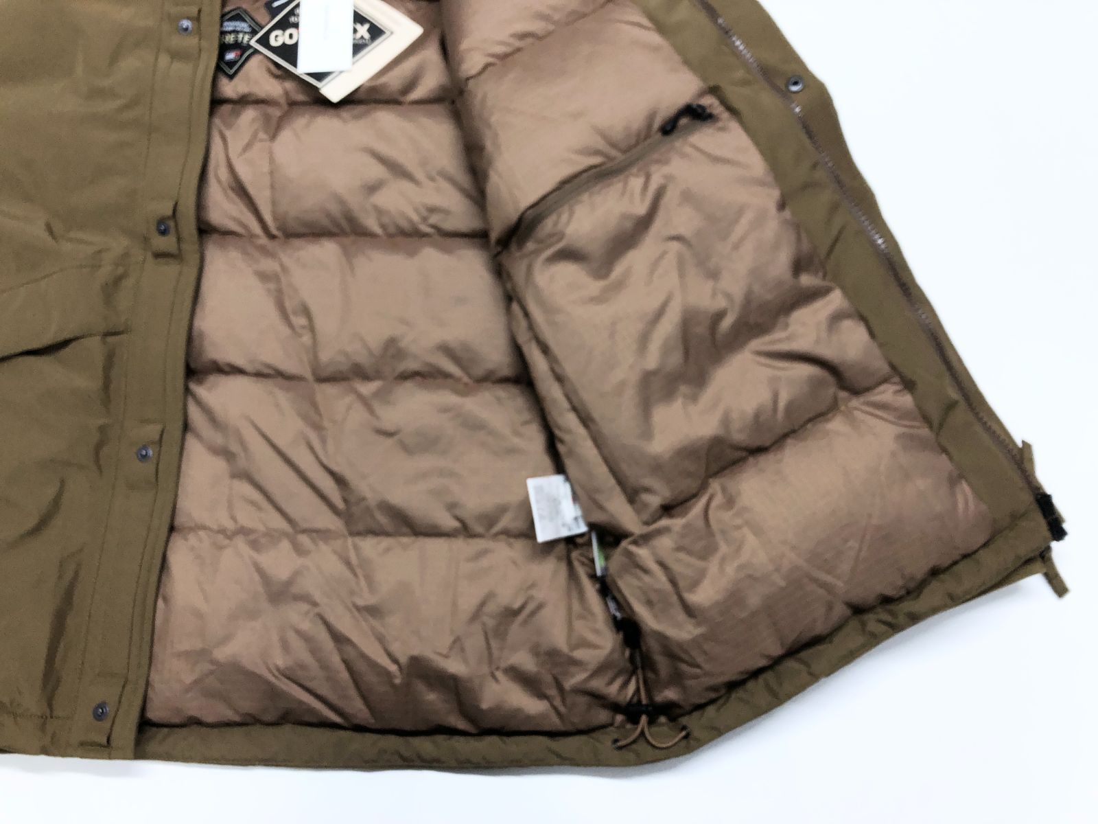 GORE-TEX ショートダウンジャケット