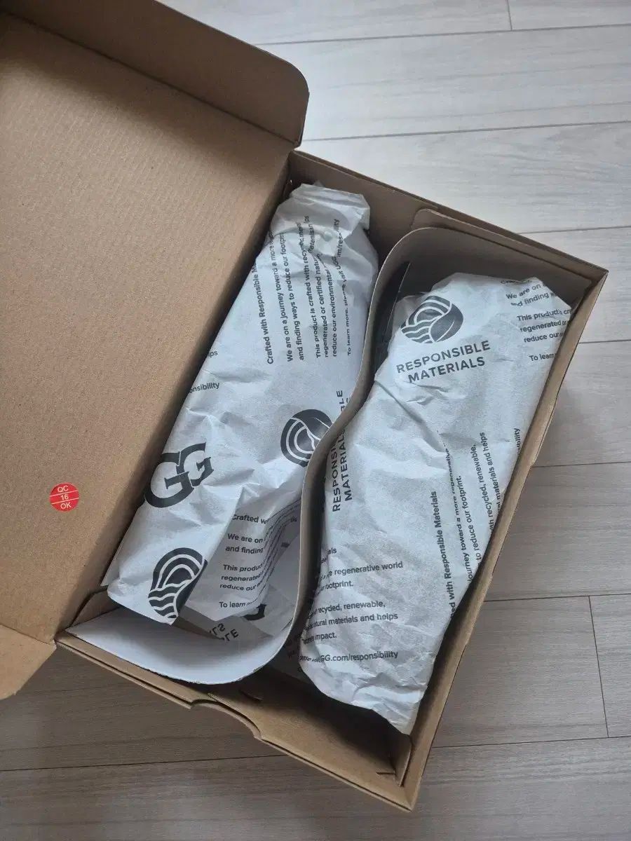 アグ タスマン スリッパ チェスナット