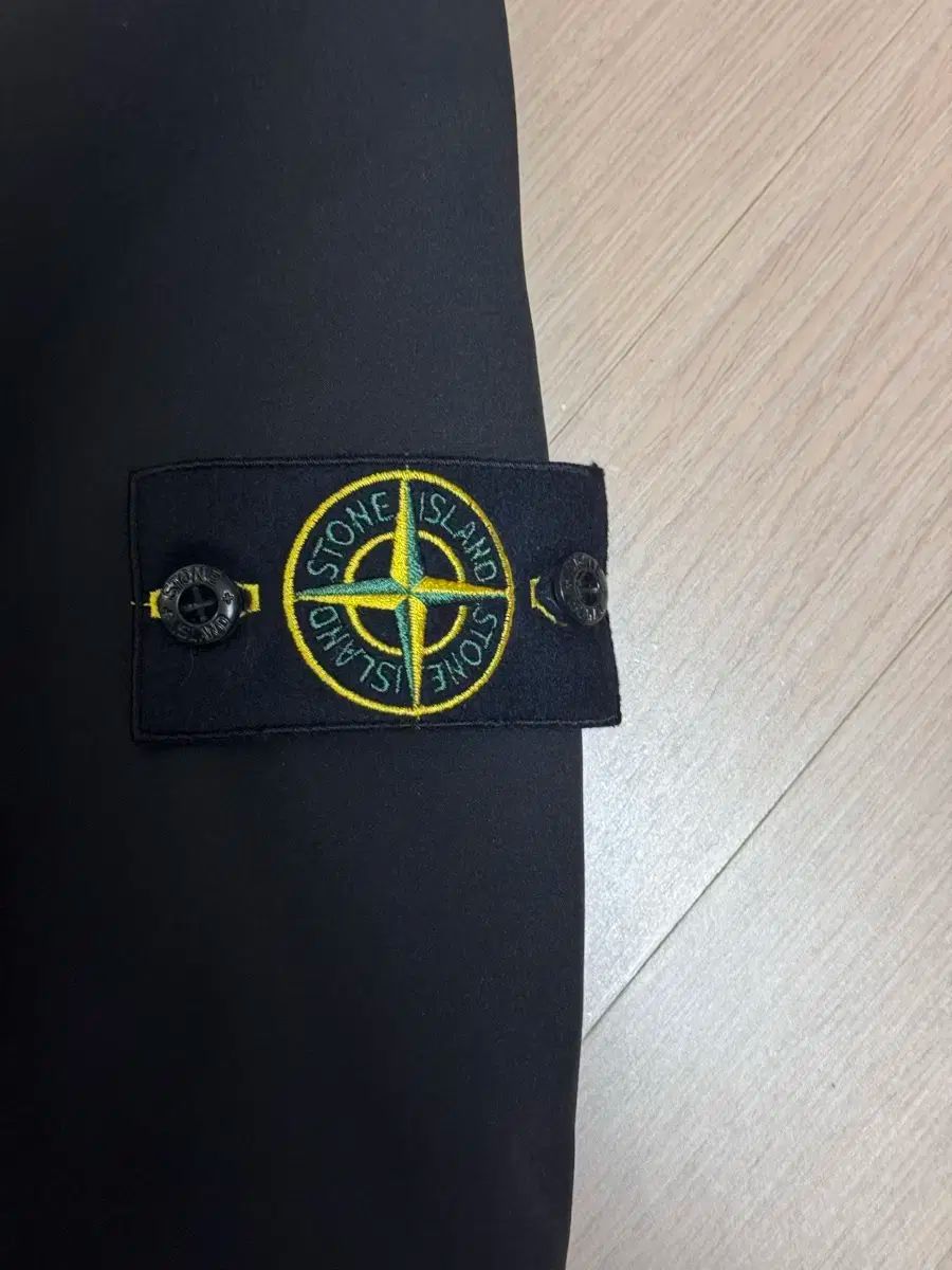 25FW STONE ISLAND ストーンアイランド ソフトシェル ジャケット ブラック M