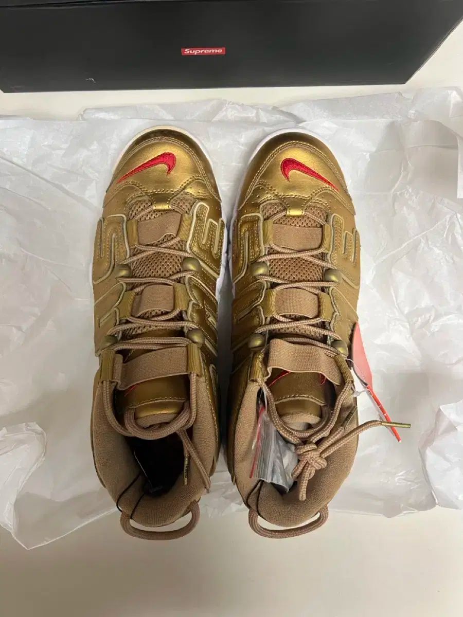  ナイキ エア モア アップテンポ シューテンポ GOLD シューズ(男性用) バスケットボール