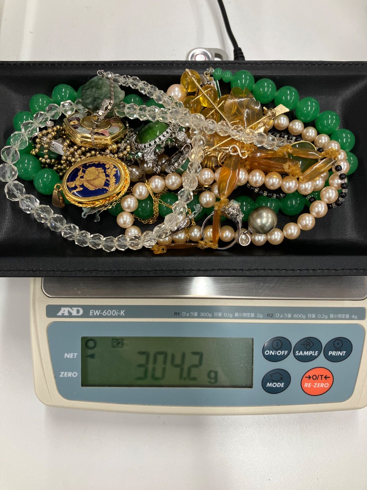 遺品整理 生前整理 アクセサリーまとめ3 - メルカリ