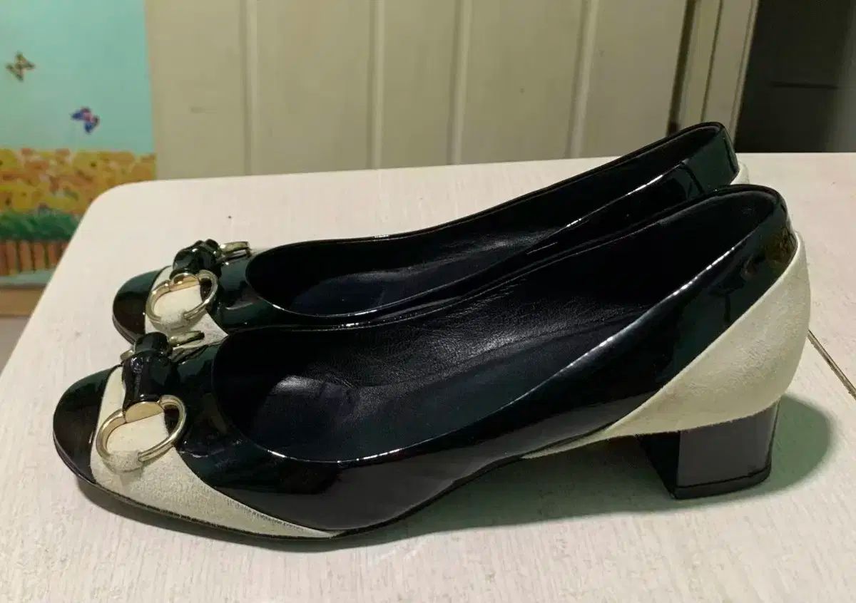  グッチ ブラック エナメル パンプス 36.5 フラットシューズ バレエシューズ パンプス