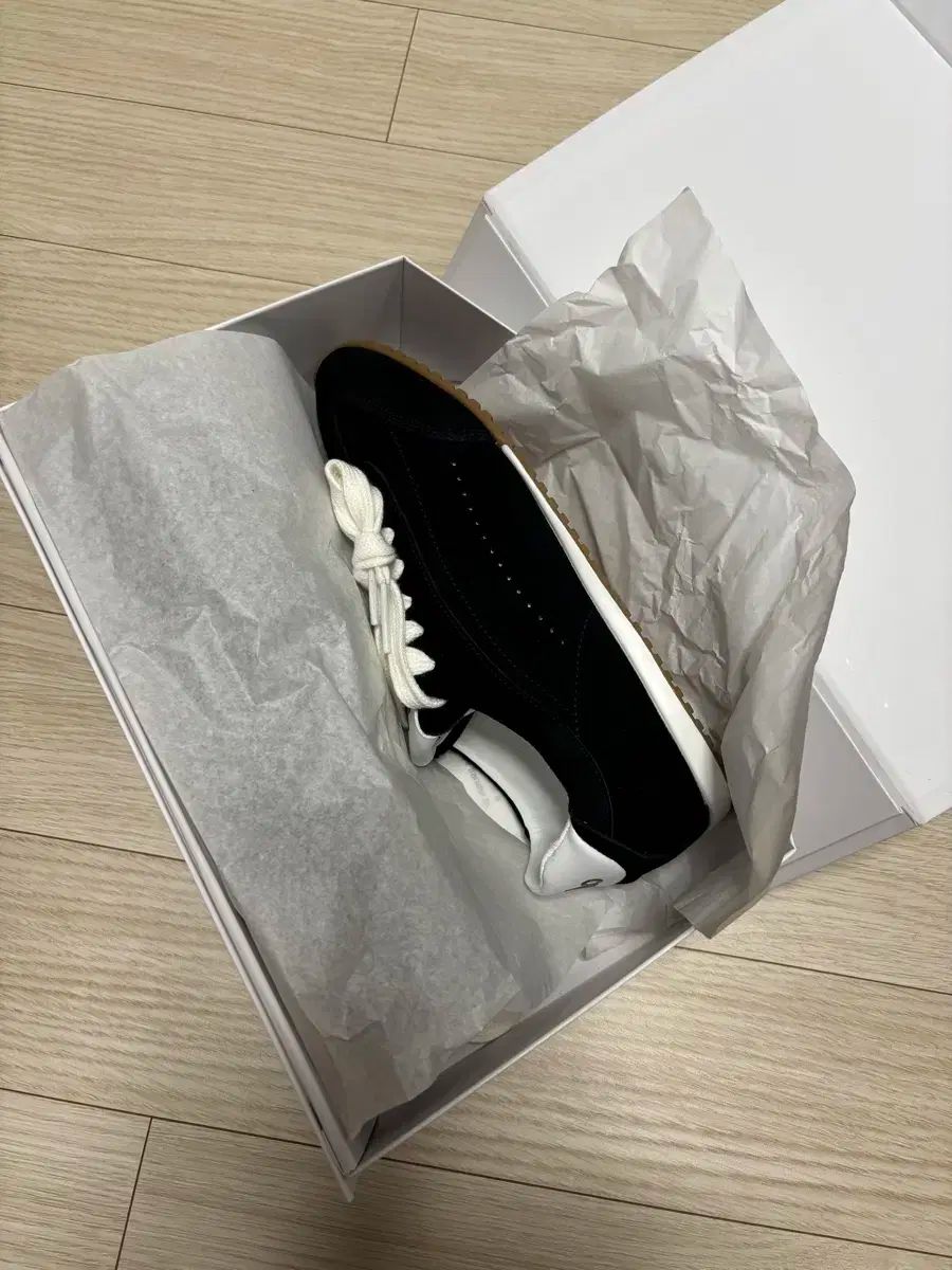 alo アロ スニーカー ブラック 230