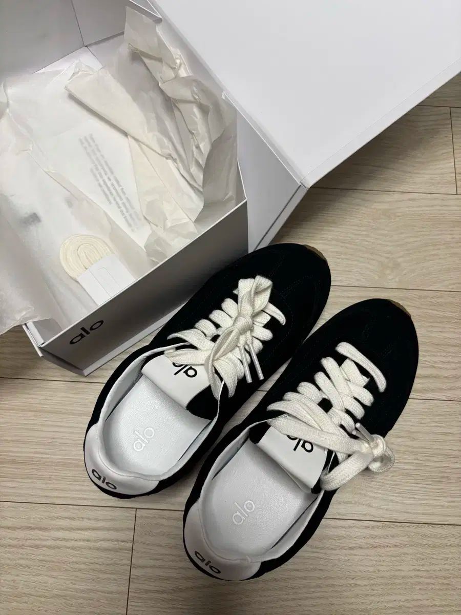 alo アロ スニーカー ブラック 230