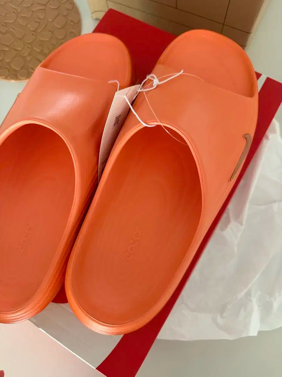 ナイキ リアクト×リー リジュビネイト ポップ