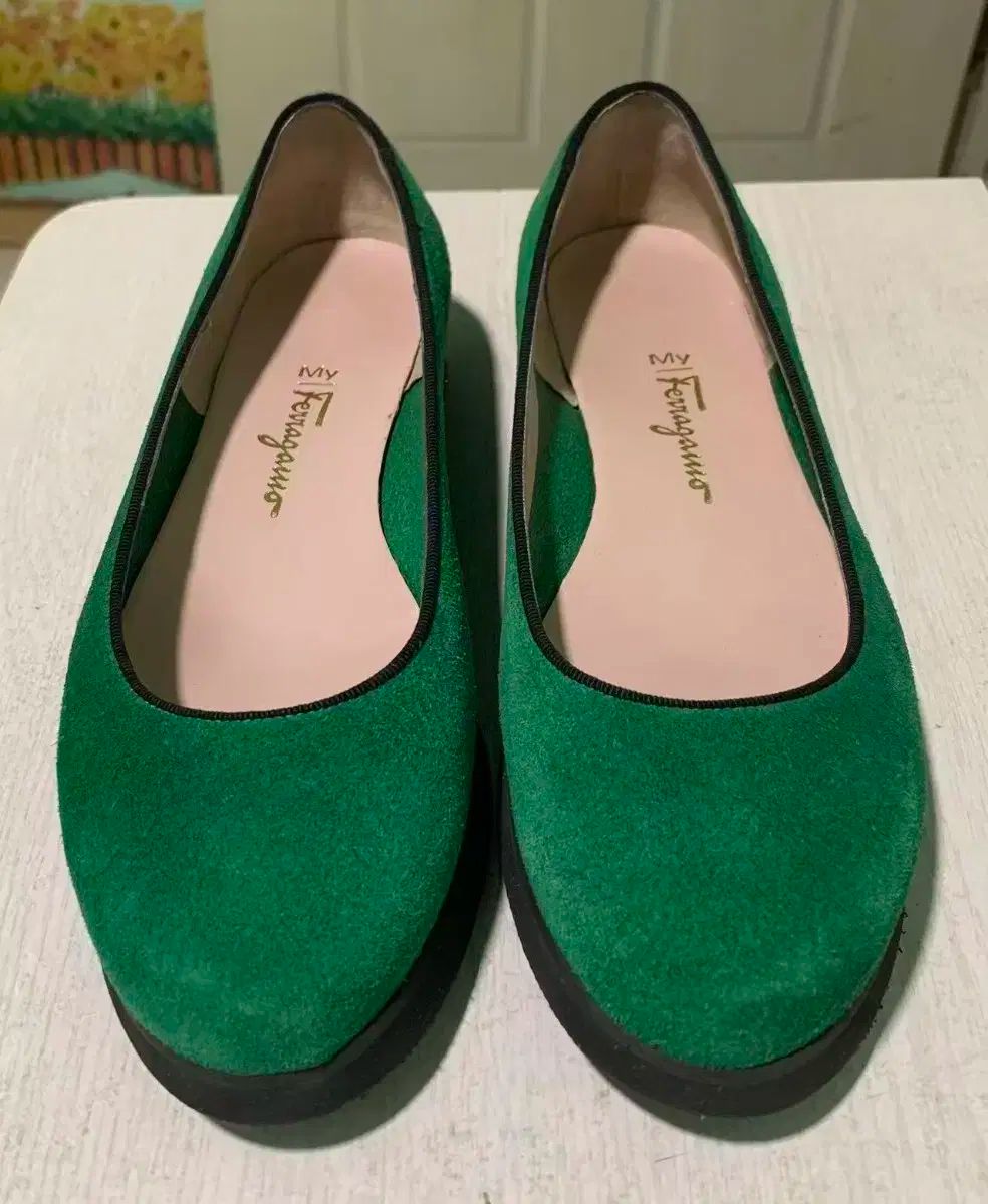 フェラガモ グリーン スウェード フラットシューズ 7 5