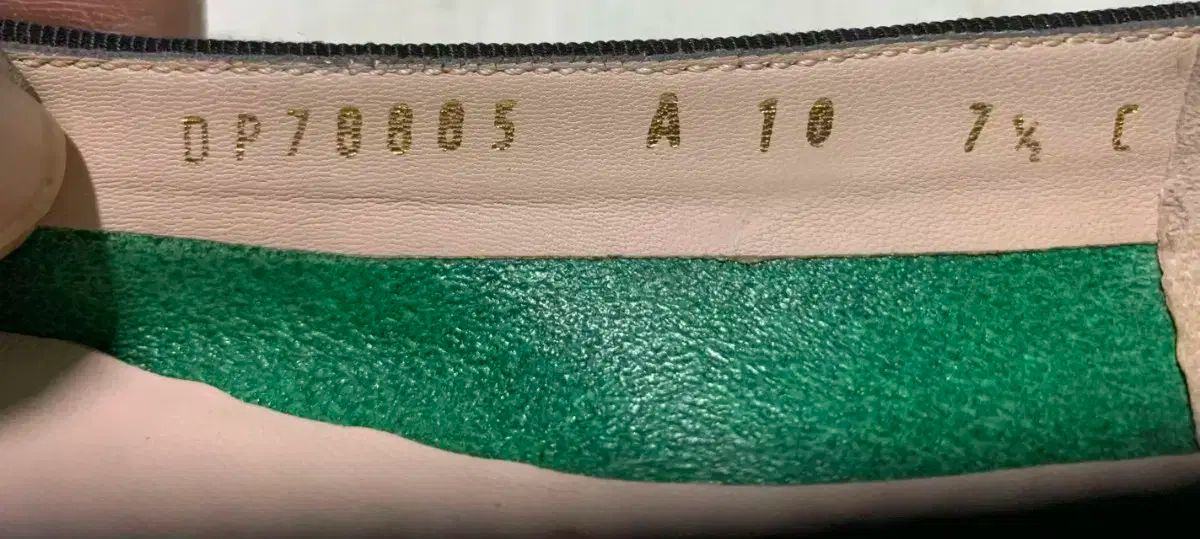  フェラガモ グリーン スウェード フラットシューズ 7 5 フラットシューズ バレエシューズ パンプス