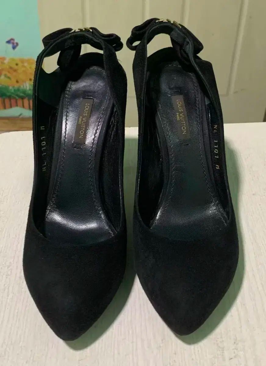 Louis Vuitton ブラック スウェード リボン ヒール 36