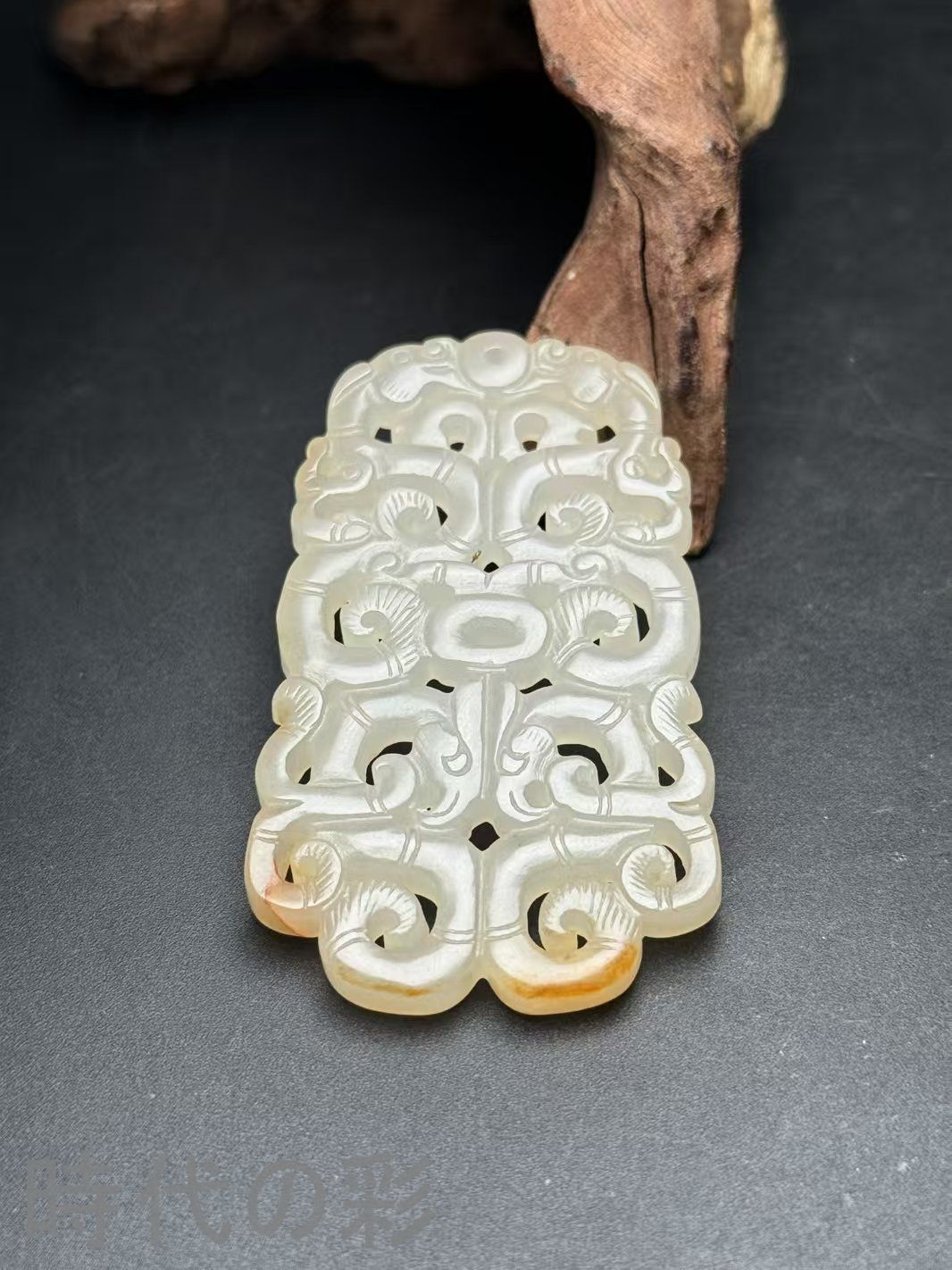 中国古美術・高古龍佩・和田玉製・細密彫・根付・裝身具・置物・玉墜・玉珮・賞物 中国古美術・高古龍佩・和田玉製・細密彫・根付・裝身具・置物・玉墜