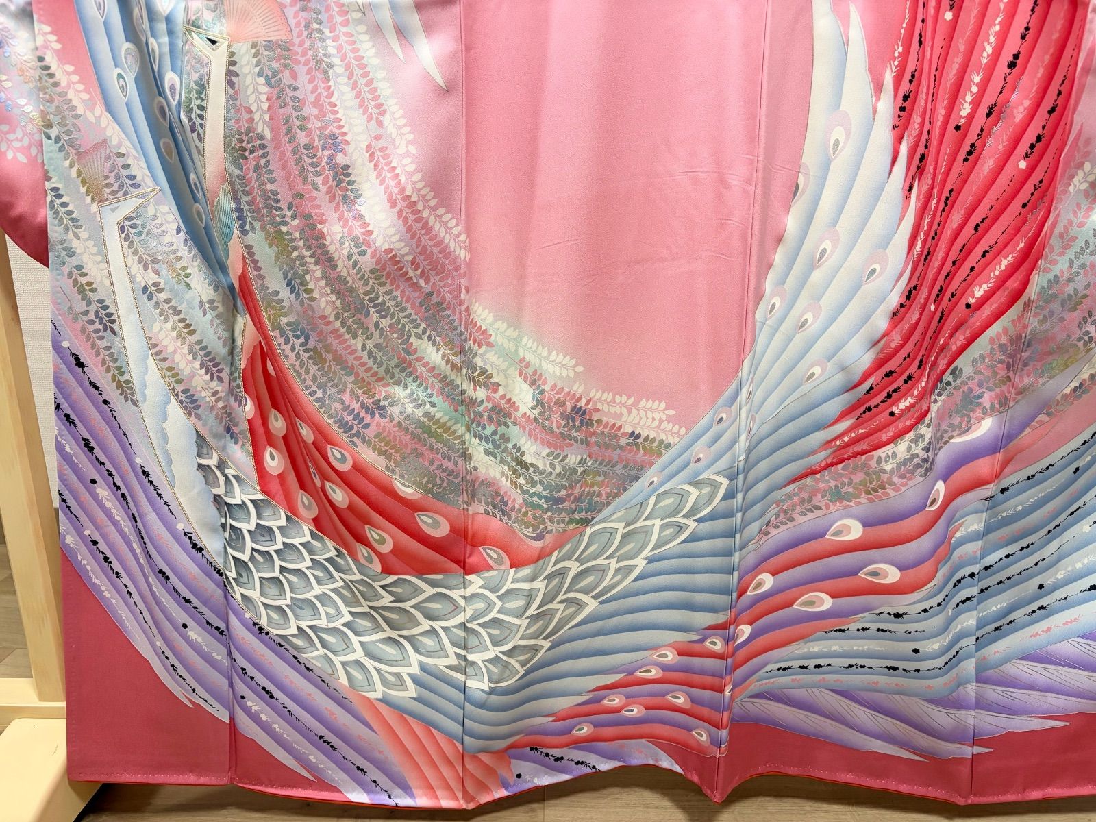 SALE】C5 ◇着物くつろぎ 孔雀模様 金駒刺繍 金銀彩 ピンク 正絹 袷