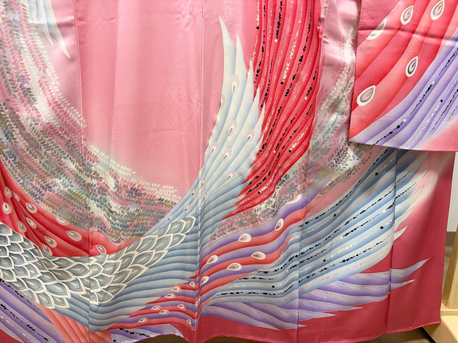 SALE】C5 ◇着物くつろぎ 孔雀模様 金駒刺繍 金銀彩 ピンク 正絹 袷