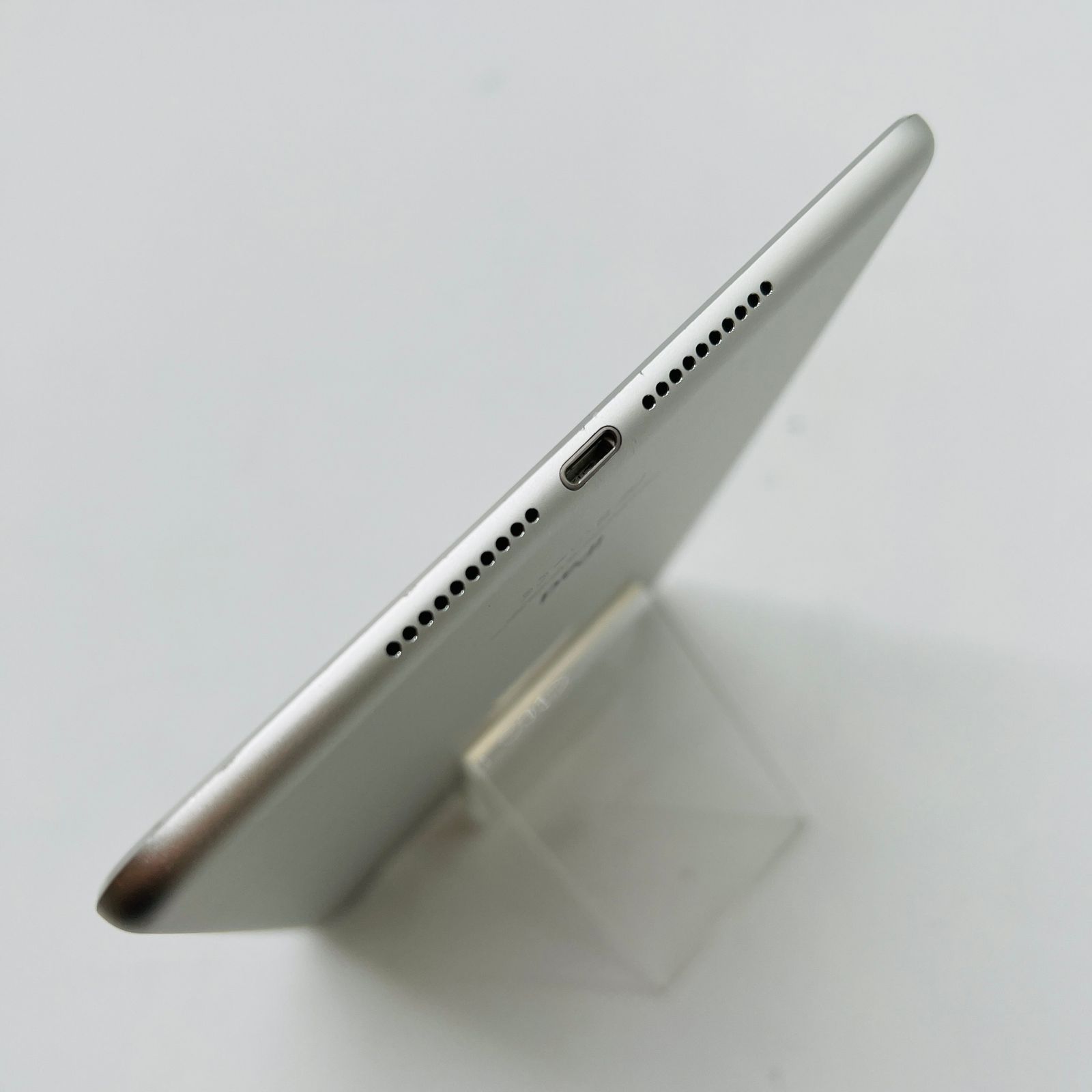 docomo iPad mini4 Wi-Fi+Cellular 32GB シルバー MNWF2J/A 利用制限〇