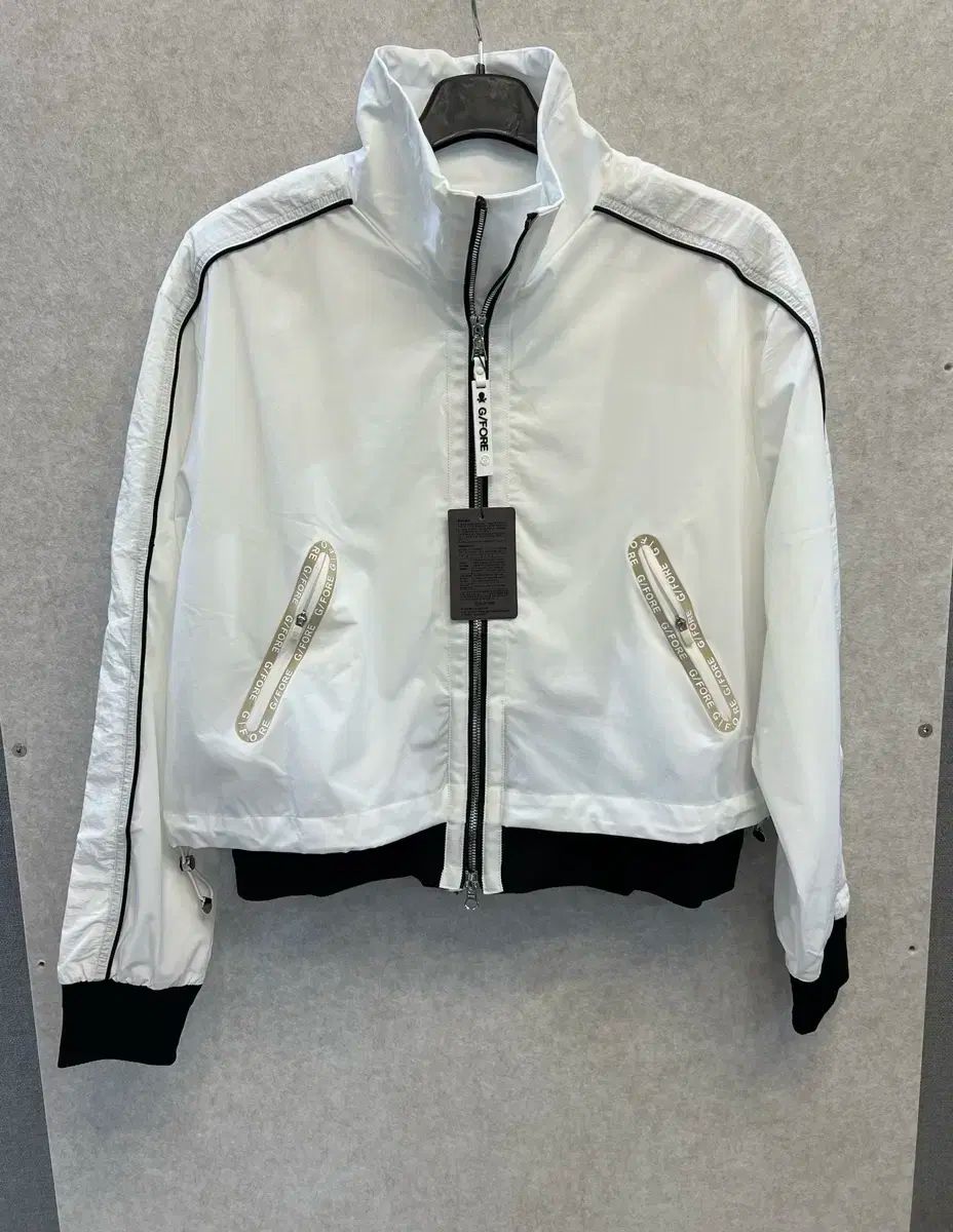 ウィンドブレーカー