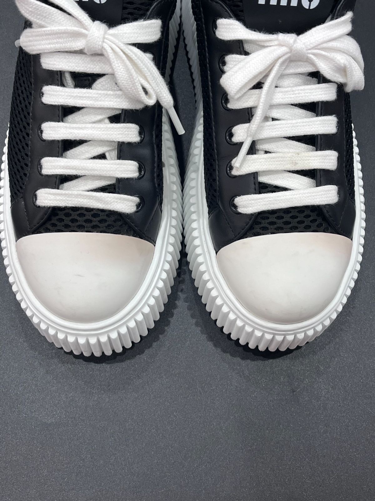 厚底スニーカー