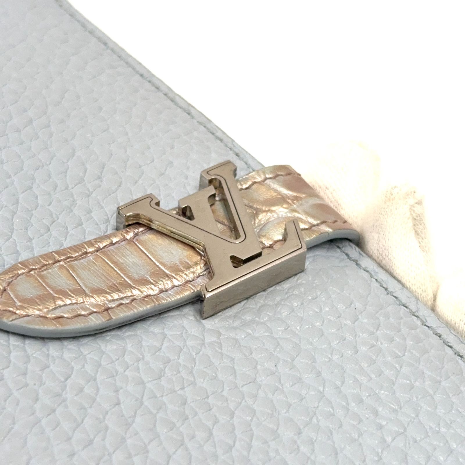 クロコダイル ライトブルー