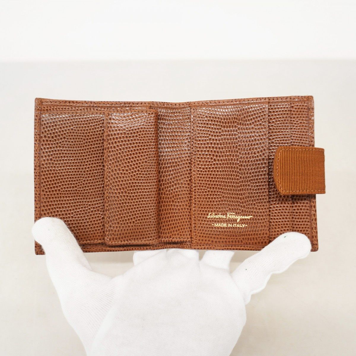 ブラウン ゴールド金具