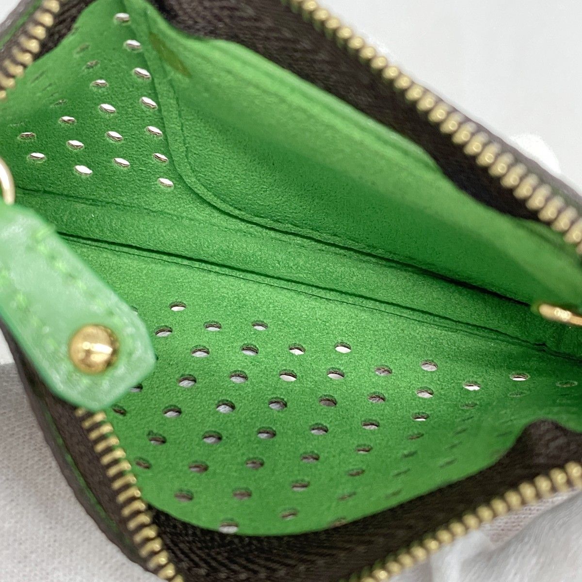  5 oc 2506 ルイヴィトン コインケース モノグラムペルフォ ポシェットクレ M 95186 ヴェール レディース コインケース 小銭入れ 小物