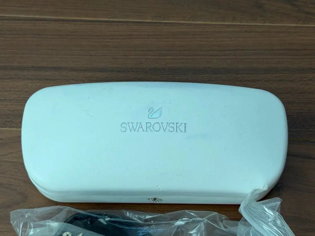  スワロフスキー サングラス サングラス 小物