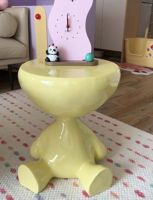 黄色の座面付きコーヒーテーブルィングコーヒーテーブルミニテーテーブル こびと 小人 テーブル シンプル カジュアル 軽量 モ かわいい カラフル プラスチック 個性的