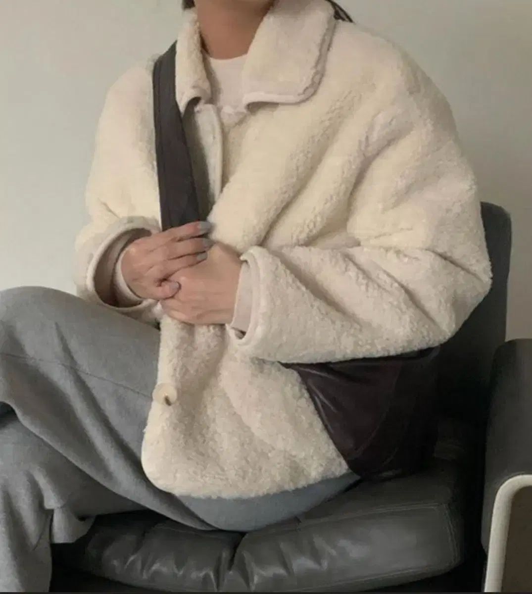 カムヒア ジェイドン 羊毛ジャケット ムートン アイボリー