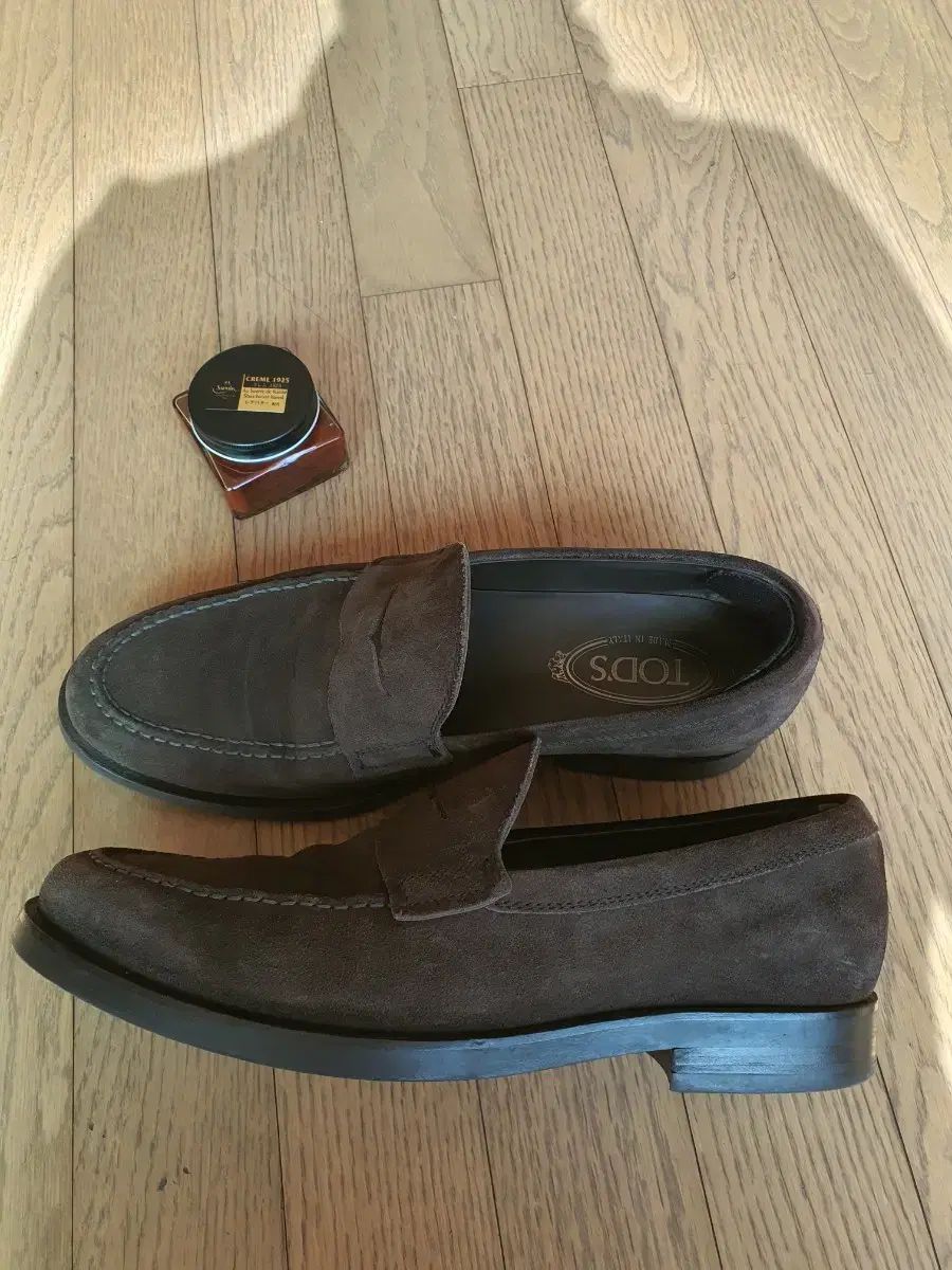 スウェード ローファー