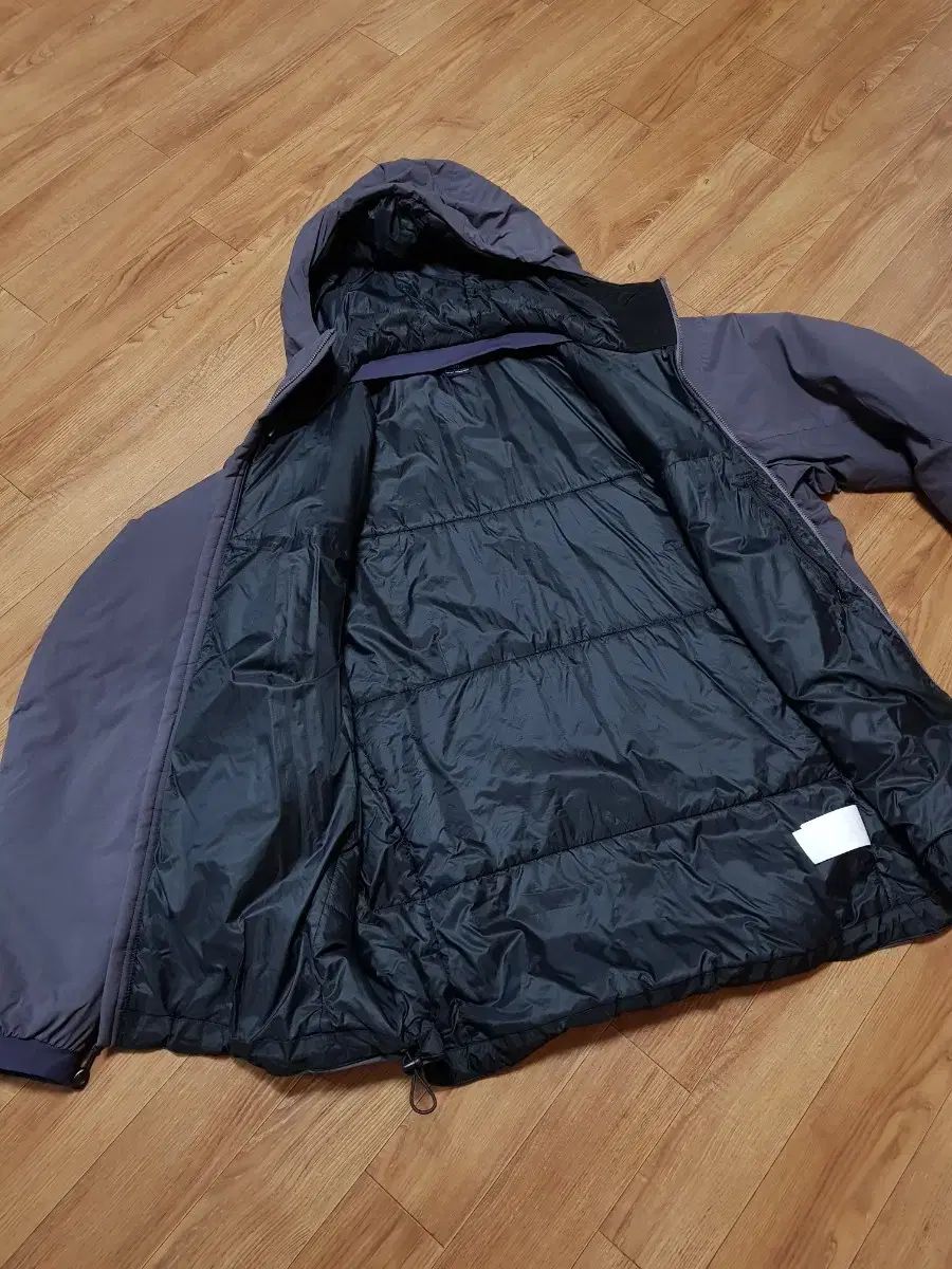 アークテリクス Atom